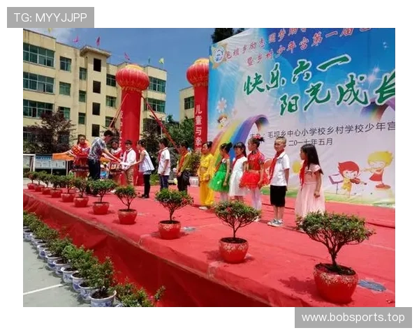 依旧恩爱如初 瑞秋晒与罗伯森合影感受拥抱汗水与胜利的喜悦